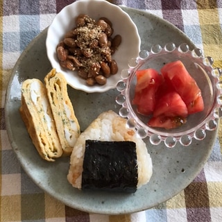 醤油天かすおむすびの朝ごはんプレート